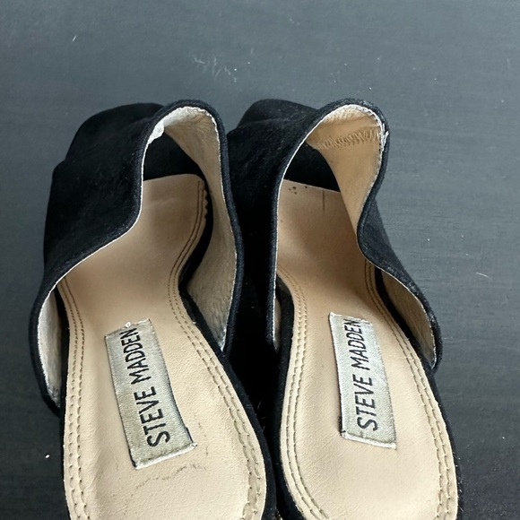 Steve Madden Suede Leather Embroidered Design Sandals size 38 - Picture 2 of 6